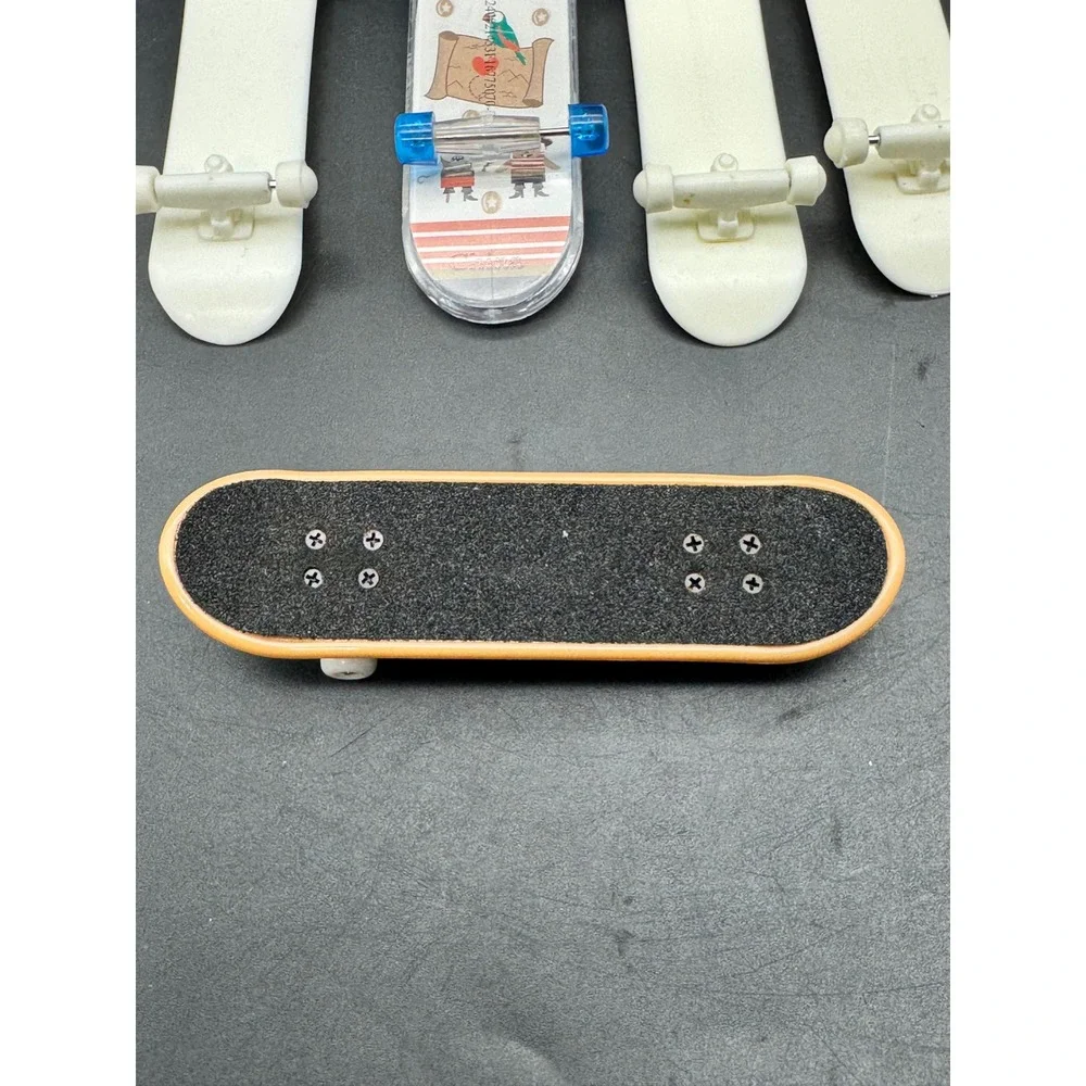 Lot of 12 Mini Finger Skateboards Party Favor Tech Deck Off Brand Parts